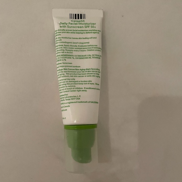 Cetaphil Daily Facial Moisturizer with Sunscreen, SPF 50+ - Picture 2 of 3
